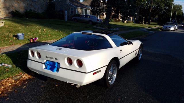 1988 White Chevrolet Corvette Coupe