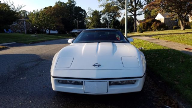 1988 White Chevrolet Corvette Coupe