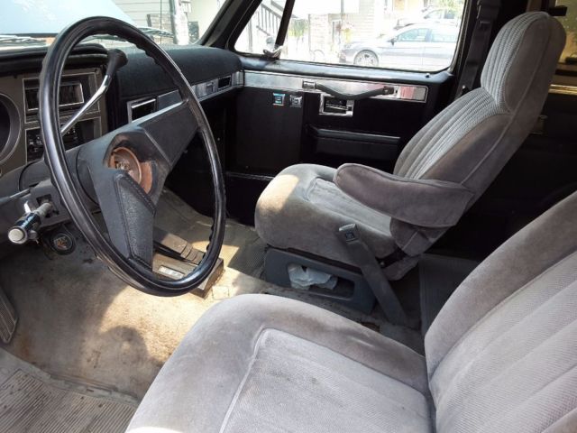 1988 Black and red Chevrolet Blazer SUV