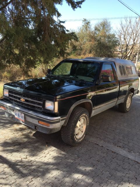 1988 Black Chevrolet S-10 Standard Cab Pickup