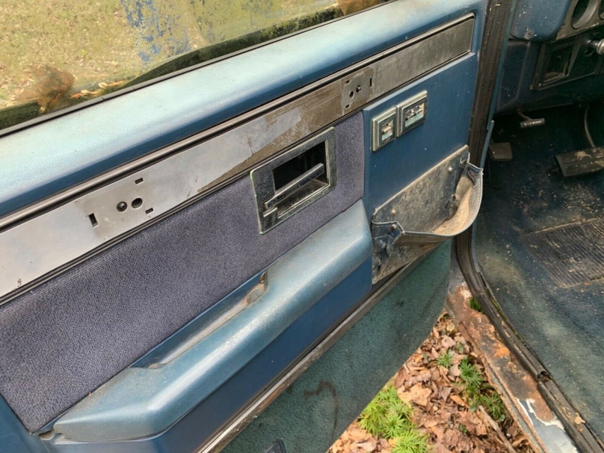 1988 Blue Chevrolet Silverado 1500