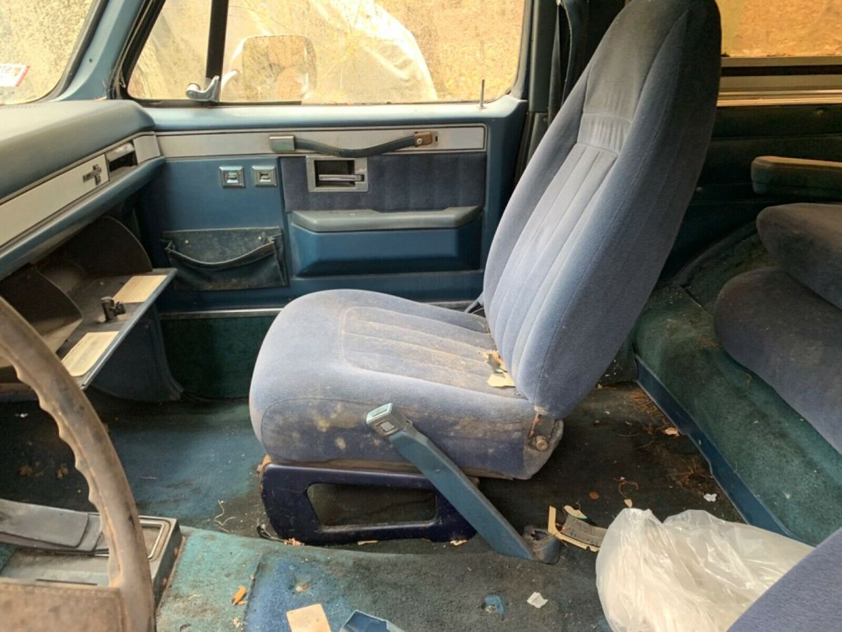 1988 Blue Chevrolet Silverado 1500