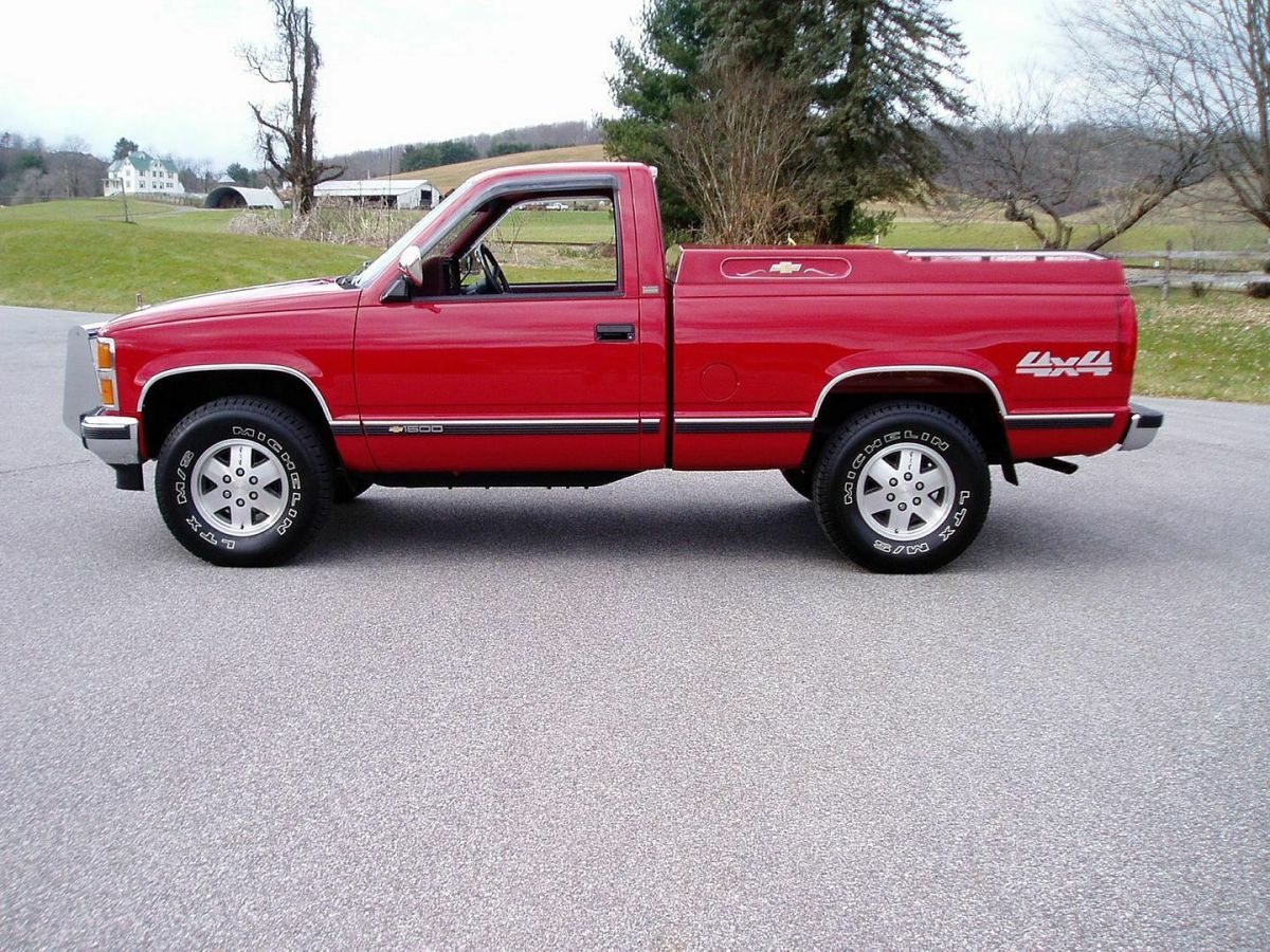 1988 Red Chevrolet Silverado 1500 Standard Cab Pickup
