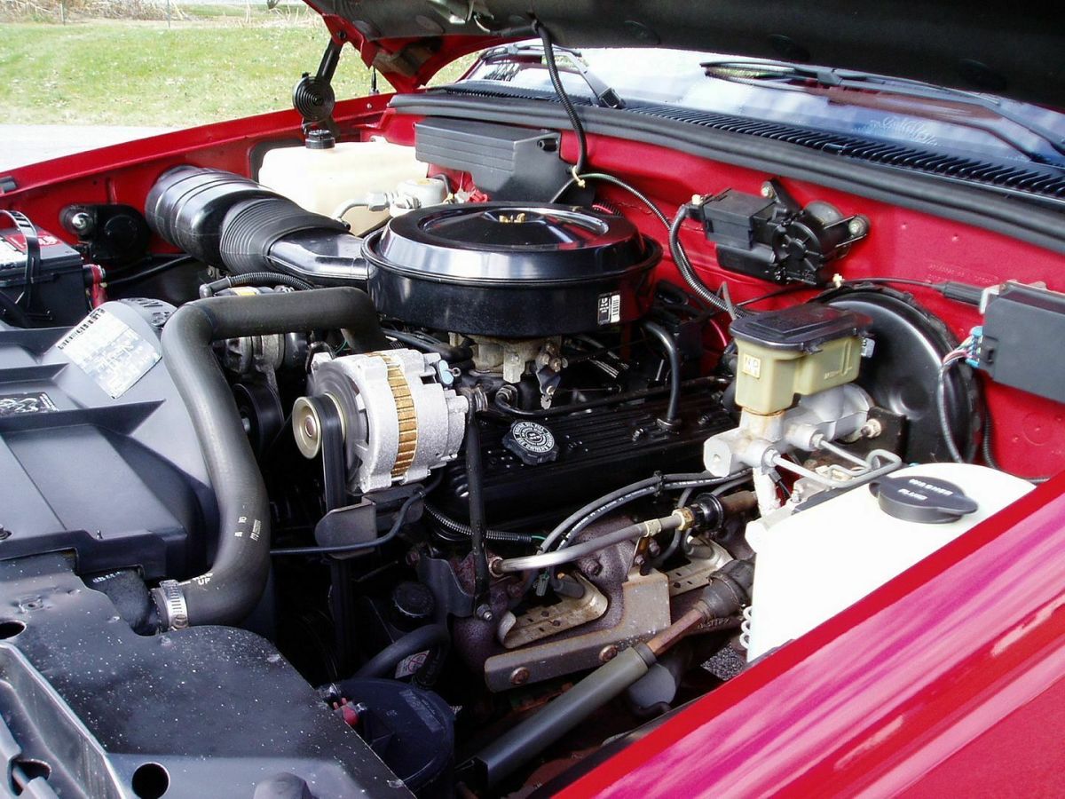 1988 Red Chevrolet Silverado 1500 Standard Cab Pickup