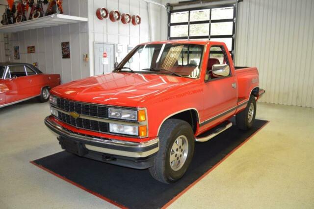 1988 Red Chevrolet Silverado 1500