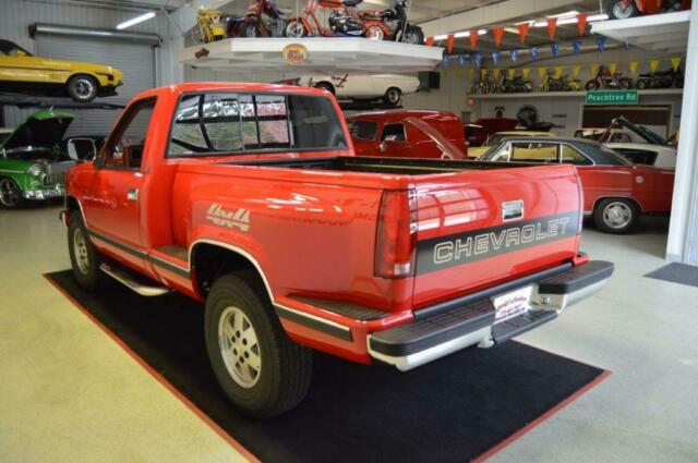 1988 Red Chevrolet Silverado 1500