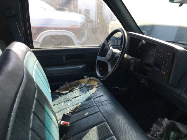 1988 Blue Chevrolet C/K Pickup 1500 Standard Cab Pickup