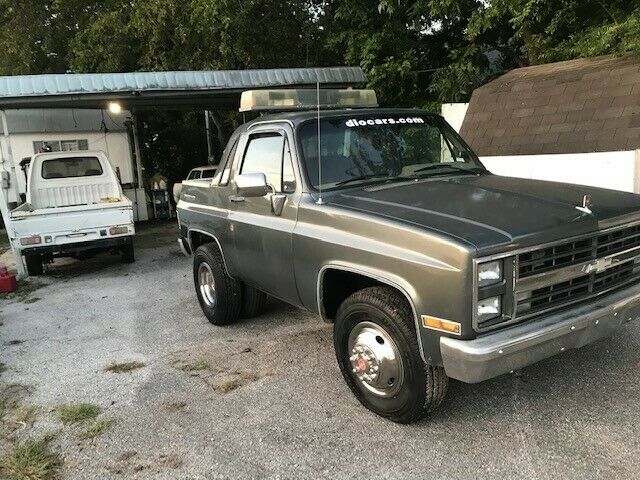 1988 Gray Chevrolet Suburban SUV