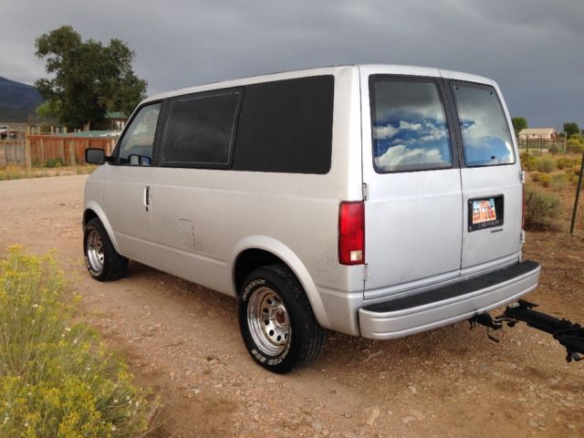 1988 Silver Chevrolet Astro Standard Passenger Van