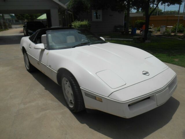 1988 White Chevrolet Corvette Convertible