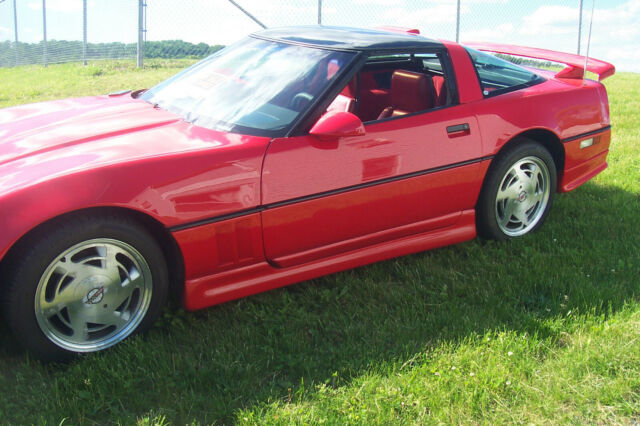 1988 Red Chevrolet Corvette Coupe