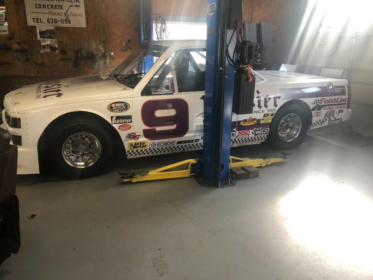 1988 White Chevrolet Silverado 1500 PICKUP