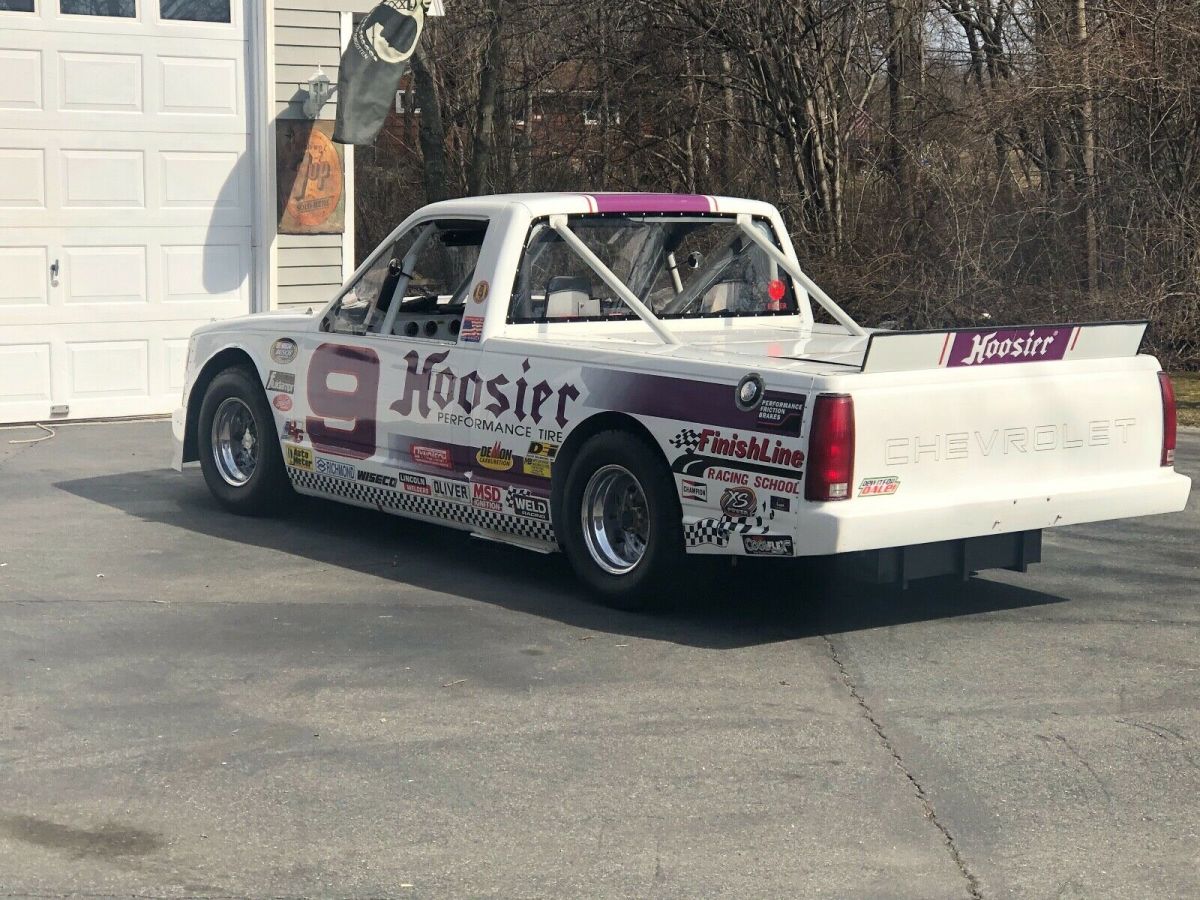 1988 White Chevrolet Silverado 1500 PICKUP