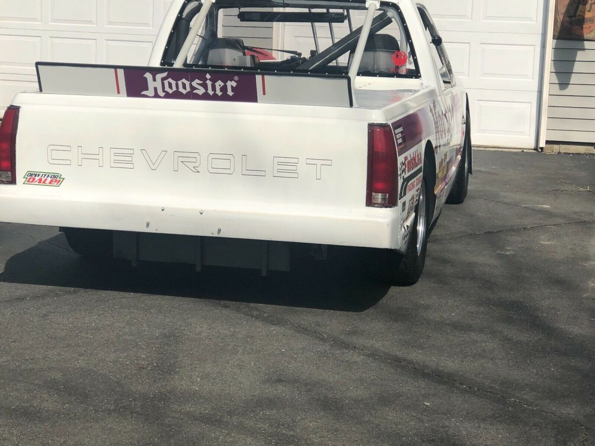 1988 White Chevrolet Silverado 1500 PICKUP