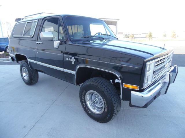 1988 Black Chevrolet Blazer