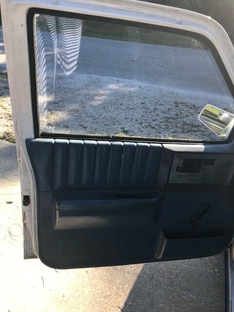 1988 White Chevrolet S-10 Standard Cab Pickup