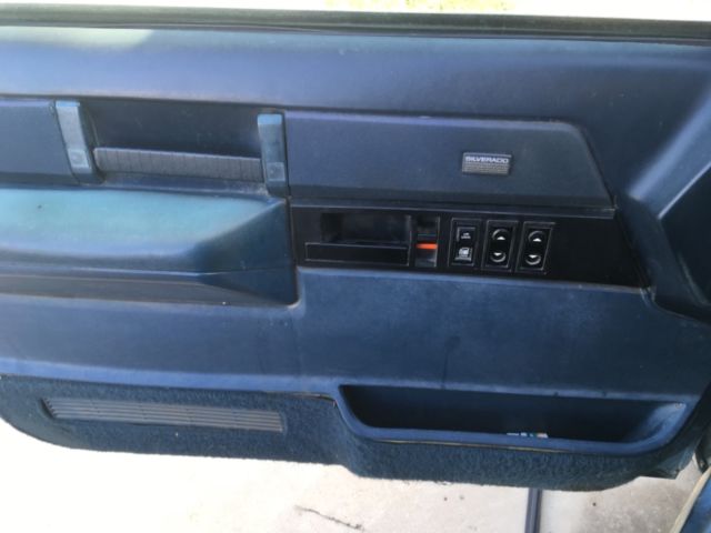 1988 Blue Chevrolet Silverado 1500 2 door 4x4