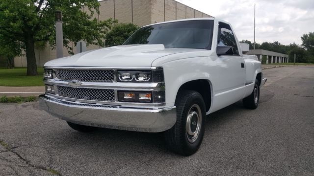 1988 while Chevrolet C/K Pickup 1500 Standard Cab Pickup