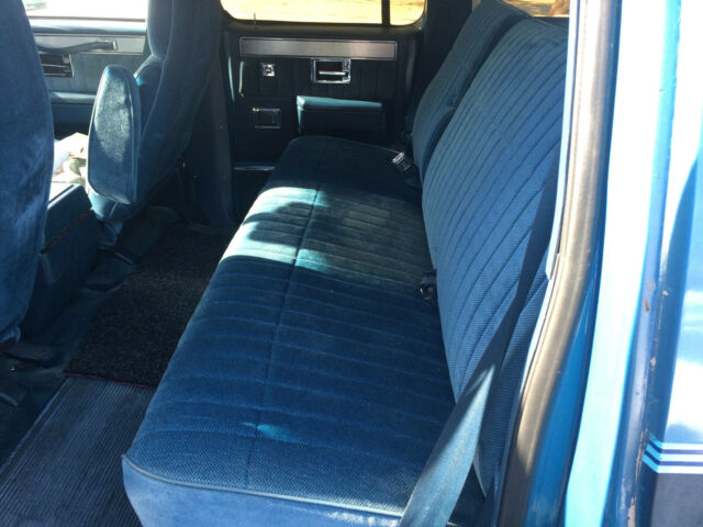 1988 Blue Chevrolet Suburban