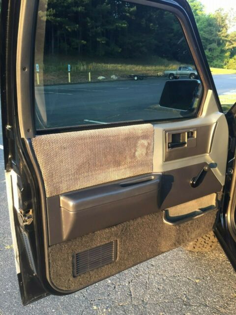 1988 Black Chevrolet S-10 Extended Cab Pickup