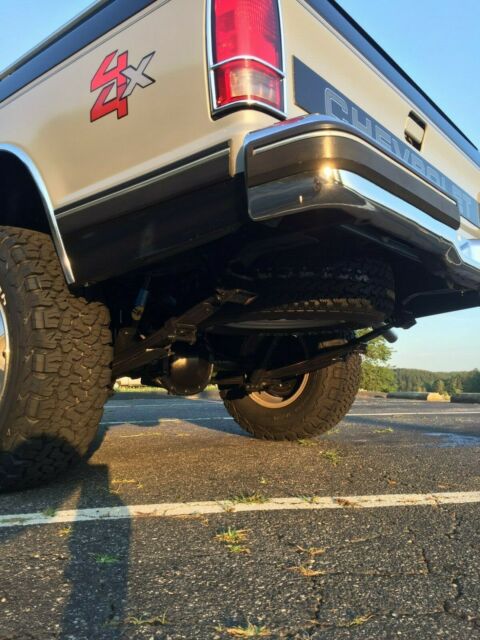 1988 Black Chevrolet S-10 Extended Cab Pickup
