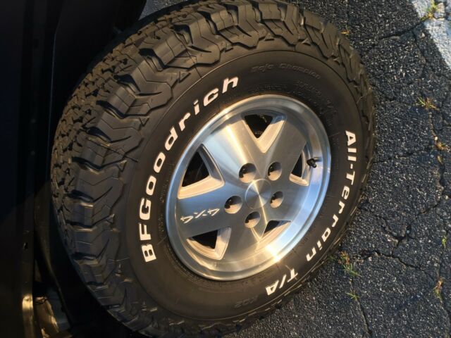 1988 Black Chevrolet S-10 Extended Cab Pickup