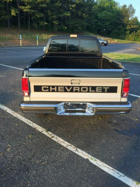 1988 Black Chevrolet S-10 Extended Cab Pickup