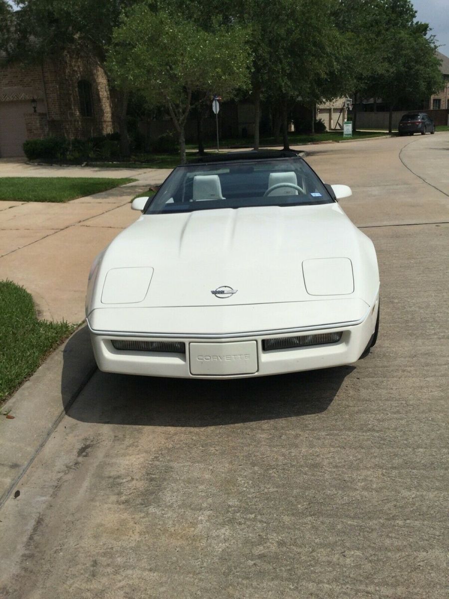 1988 White Chevrolet Corvette Coupe