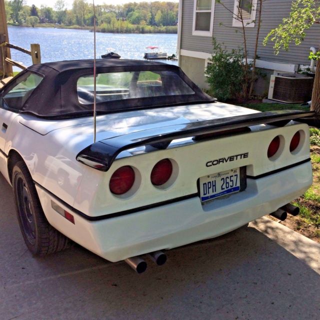 1988 White Chevrolet Corvette Convertible