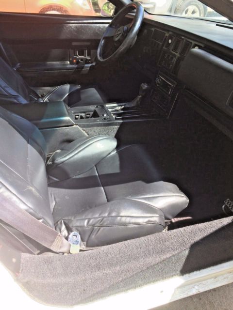 1988 White Chevrolet Corvette Convertible