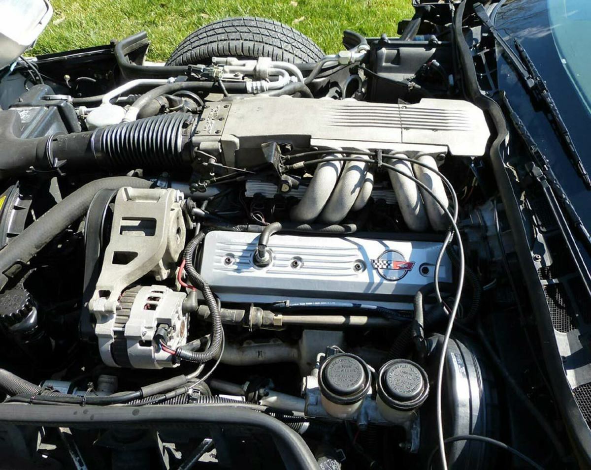 1988 White Chevrolet Corvette Convertible