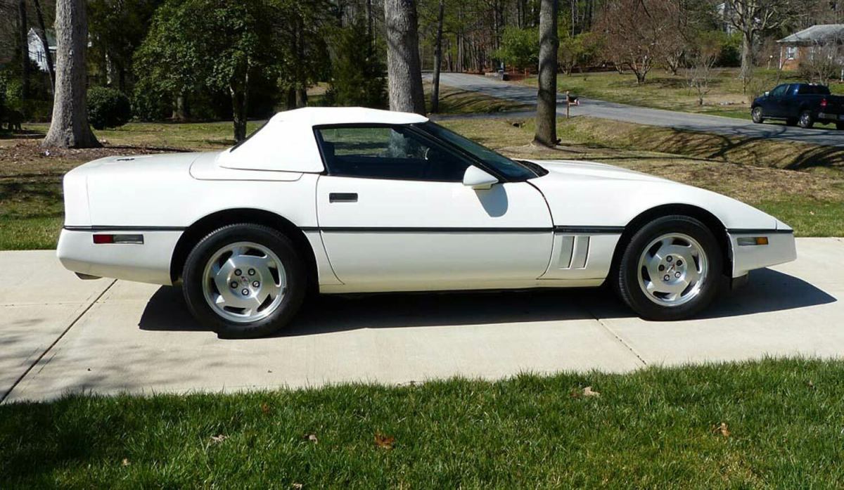 1988 White Chevrolet Corvette Convertible