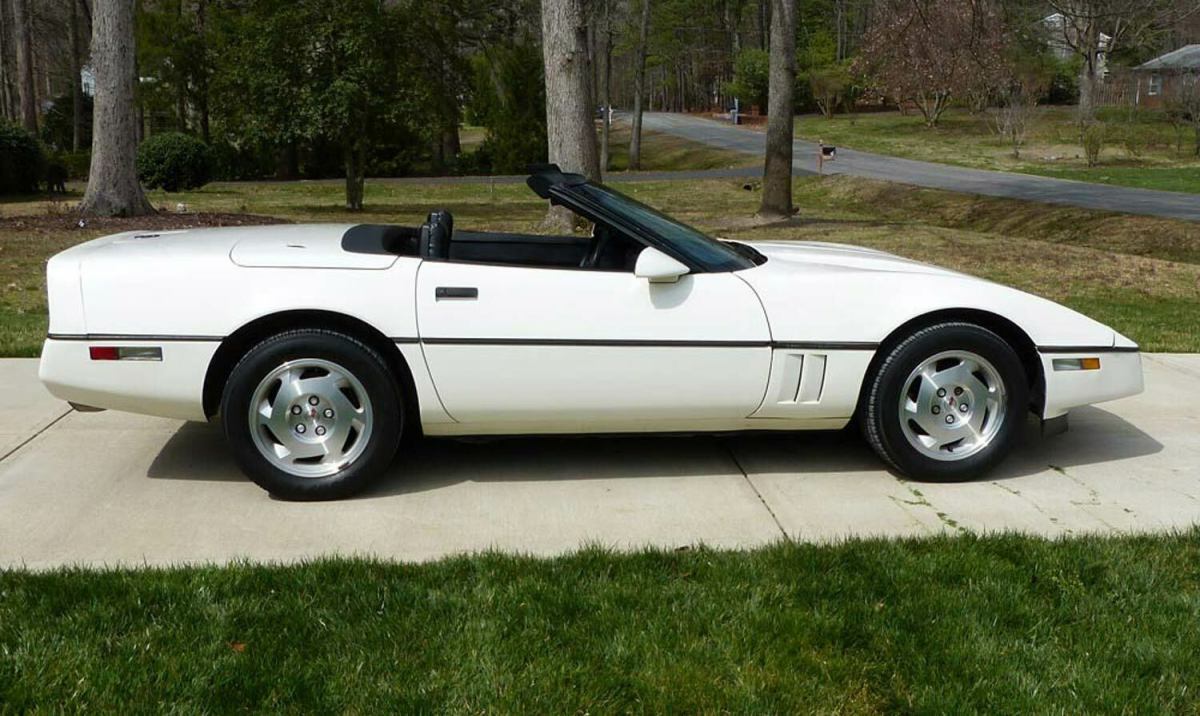 1988 White Chevrolet Corvette Convertible