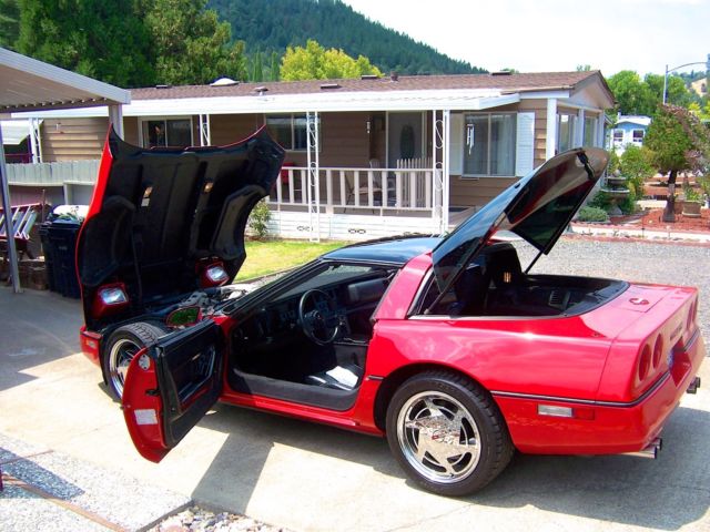 1988 Red Chevrolet Corvette Coupe