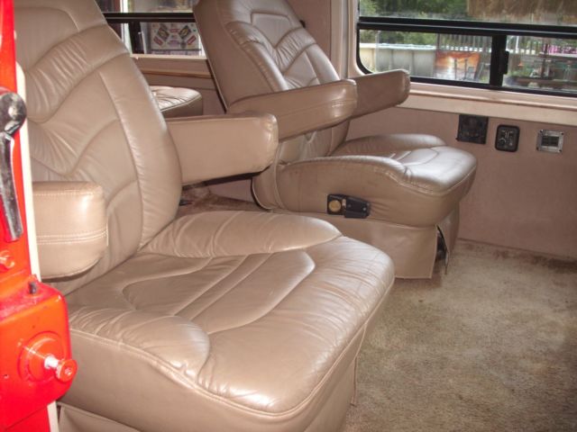 1988 RED Chevrolet G20 Van