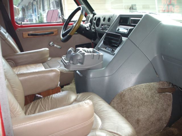 1988 RED Chevrolet G20 Van