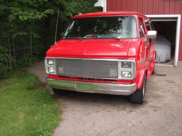 1988 RED Chevrolet G20 Van