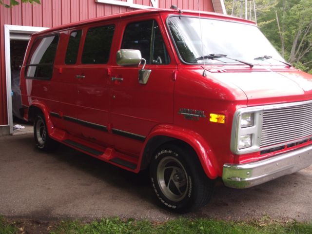 1988 RED Chevrolet G20 Van