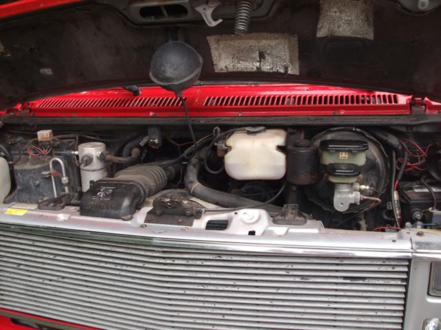 1988 RED Chevrolet G20 Van