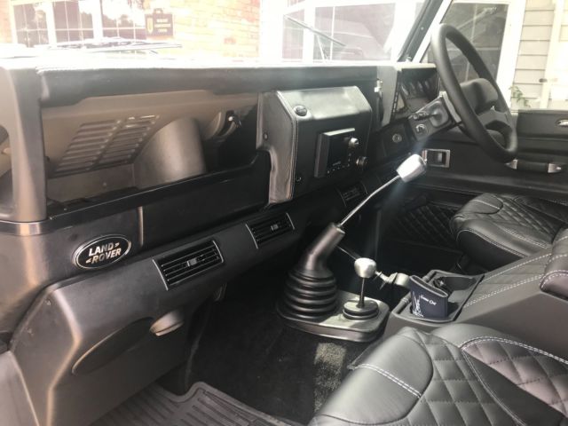 1988 FUJI WHITE Land Rover Defender Crew Cab Pickup