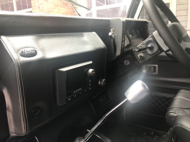 1988 FUJI WHITE Land Rover Defender Crew Cab Pickup