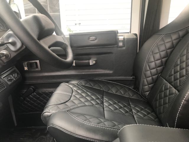 1988 FUJI WHITE Land Rover Defender Crew Cab Pickup