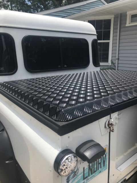 1988 FUJI WHITE Land Rover Defender Crew Cab Pickup