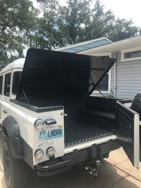 1988 FUJI WHITE Land Rover Defender Crew Cab Pickup