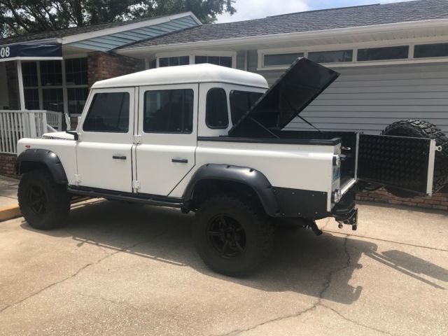 1988 FUJI WHITE Land Rover Defender Crew Cab Pickup