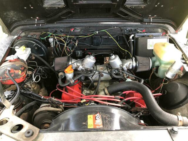 1988 Gray Land Rover Defender