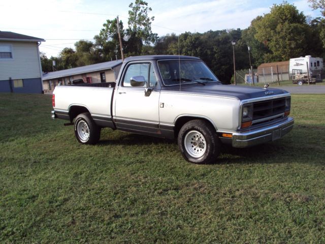 1988 grey Dodge Ram 1500 reg cab short bed