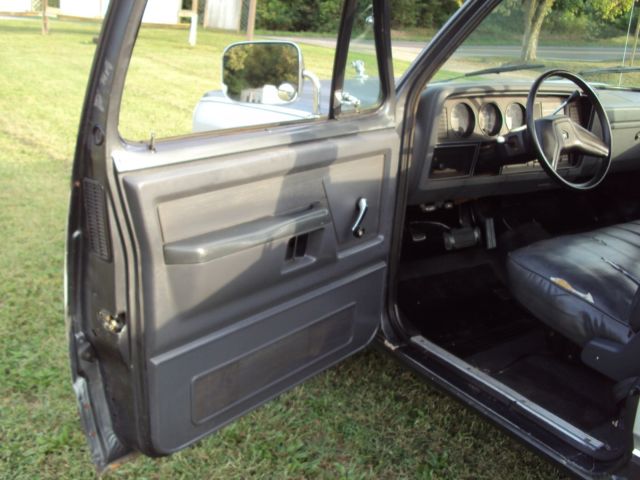 1988 grey Dodge Ram 1500 reg cab short bed