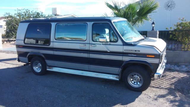 1988 Blue Ford E-Series Van Extended Passenger Van