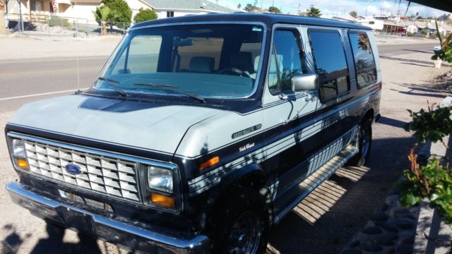 1988 Blue Ford E-Series Van Extended Passenger Van